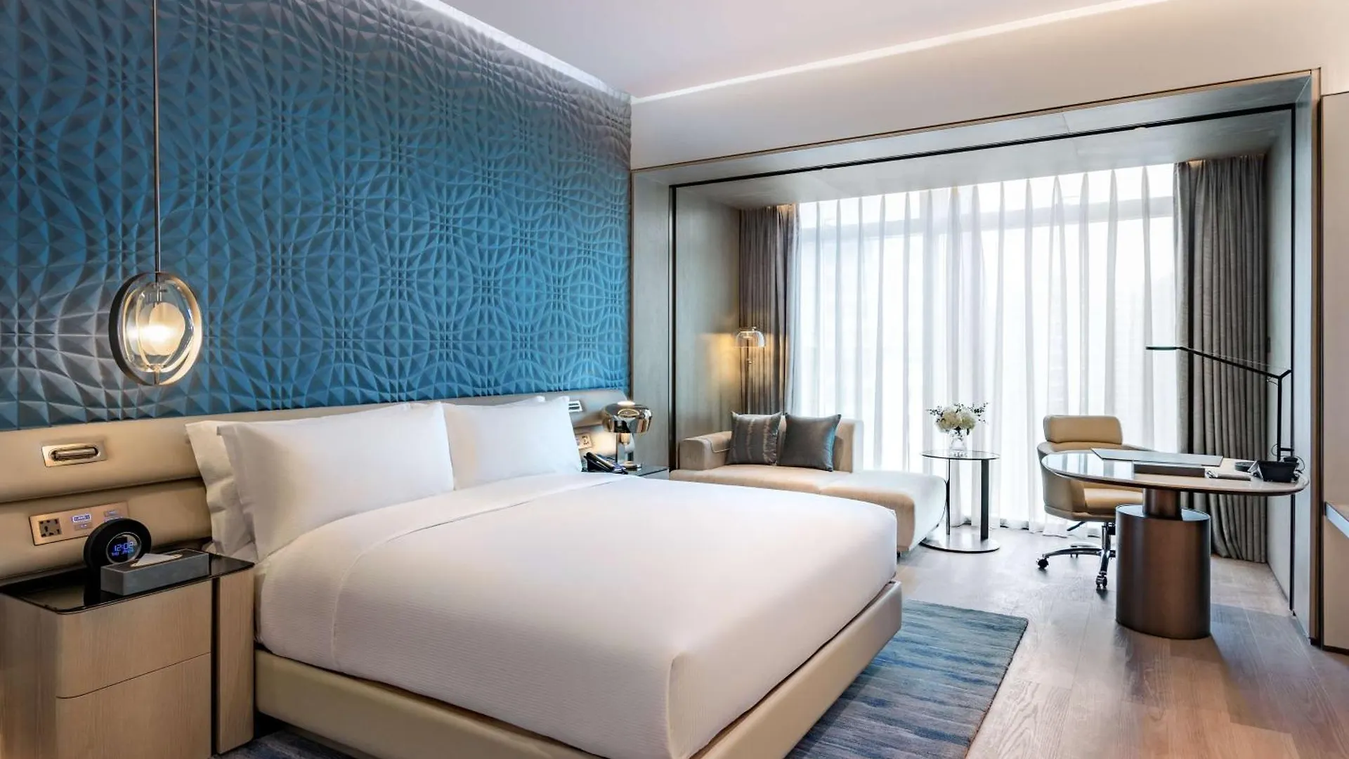 Hilton Shenzhen World Exhibition & Convention Center - Only 5 Minutes' Walk To Wecc Hotel