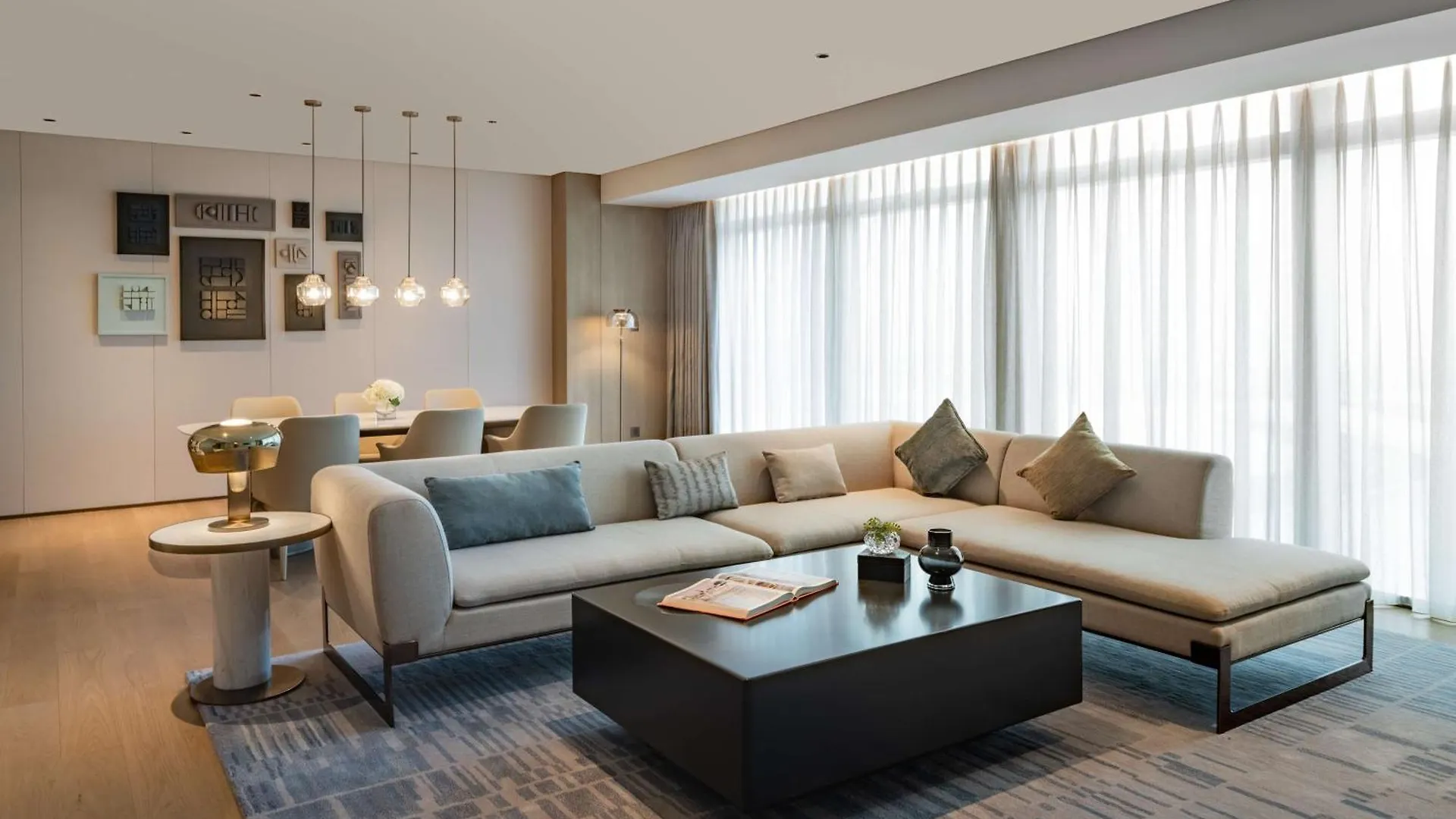Hilton Shenzhen World Exhibition & Convention Center - Only 5 Minutes' Walk To Wecc Hotel