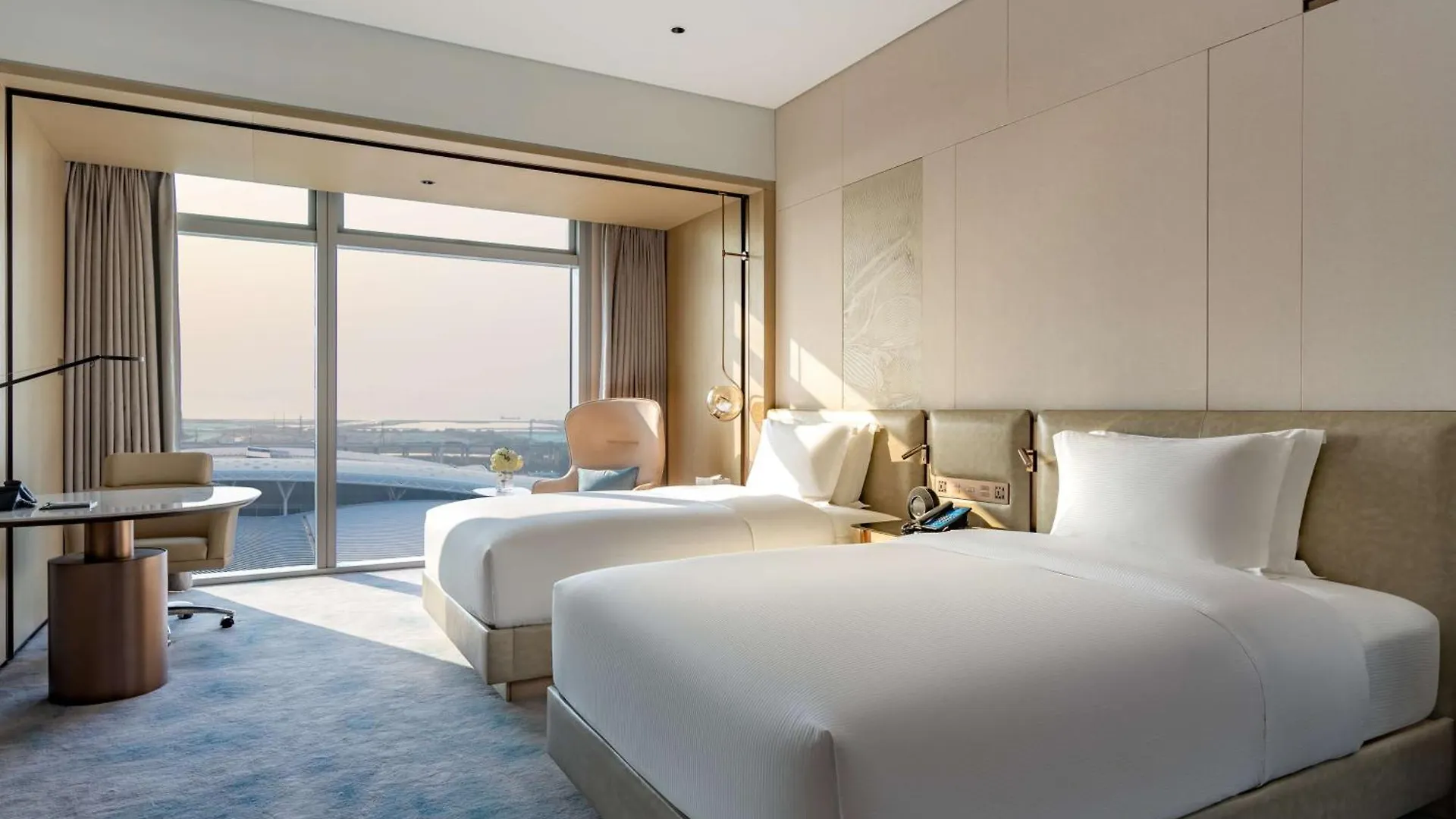 Отель Hilton Shenzhen World Exhibition & Convention Center - Only 5 Minutes' Walk To Wecc