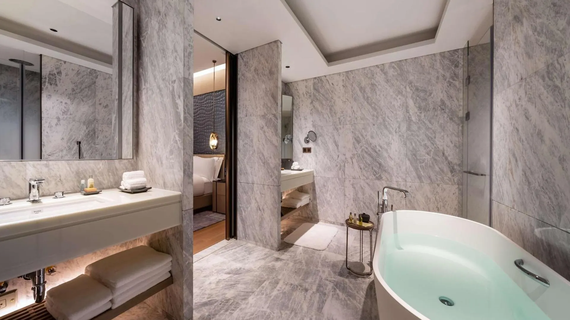 Отель Hilton Shenzhen World Exhibition & Convention Center - Only 5 Minutes' Walk To Wecc 5*,  Китай