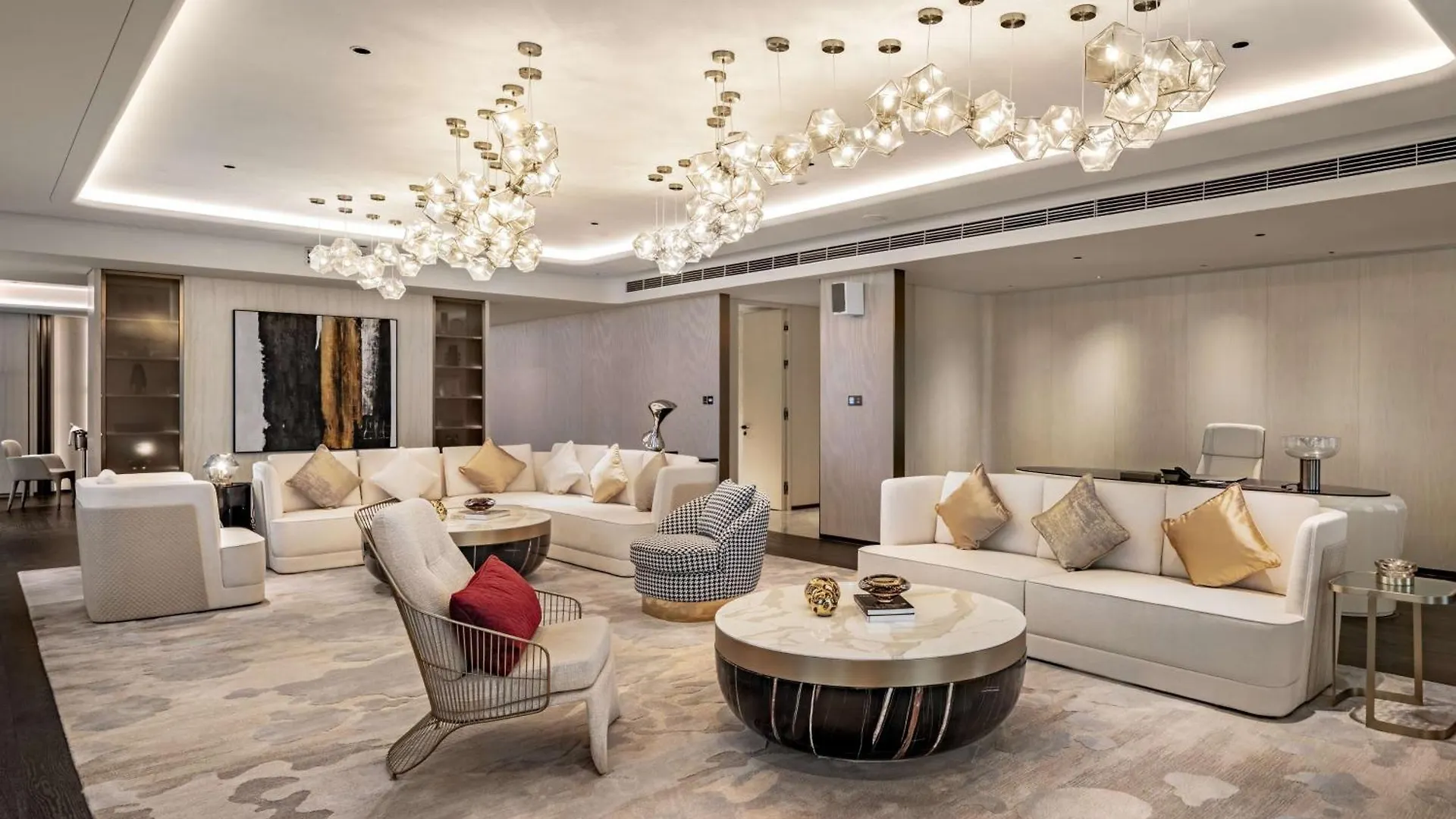 Hilton Shenzhen World Exhibition & Convention Center - Only 5 Minutes' Walk To Wecc Hotel