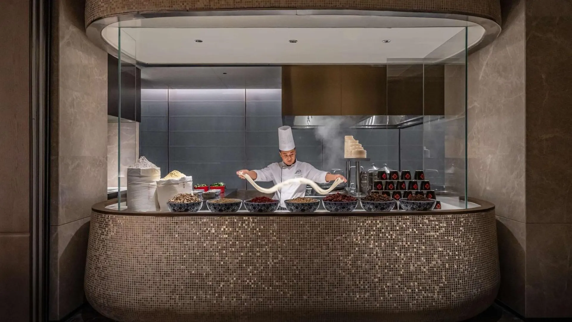 Отель Hilton Shenzhen World Exhibition & Convention Center - Only 5 Minutes' Walk To Wecc