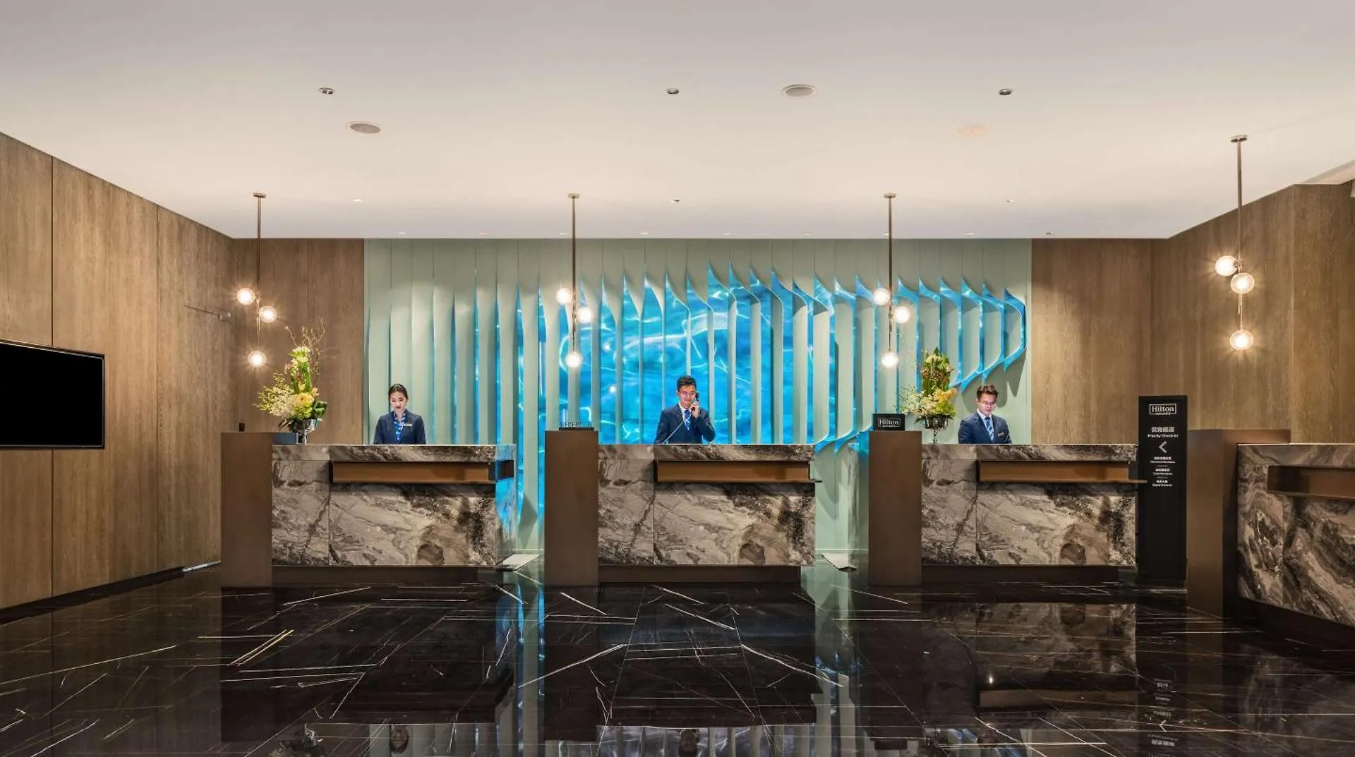 Отель Hilton Shenzhen World Exhibition & Convention Center - Only 5 Minutes' Walk To Wecc