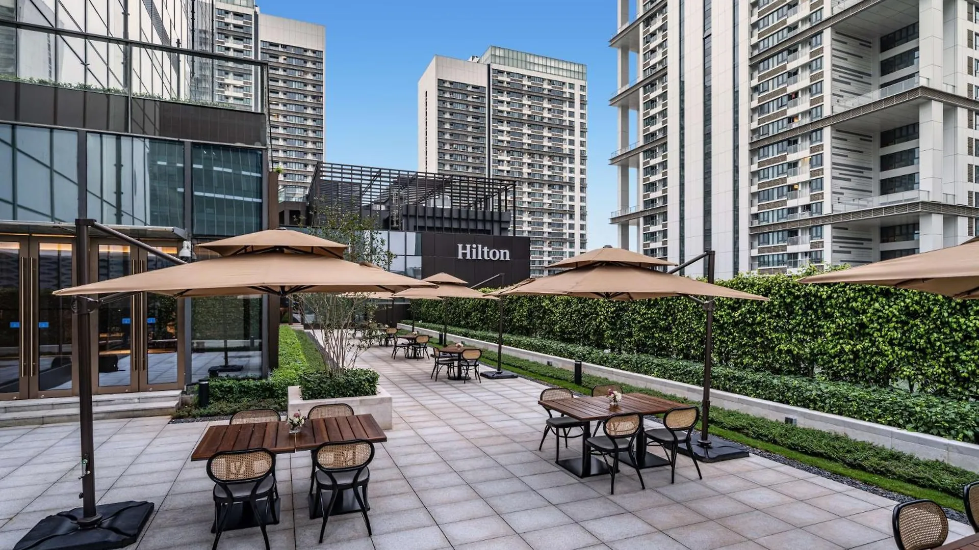 Отель Hilton Shenzhen World Exhibition & Convention Center - Only 5 Minutes' Walk To Wecc